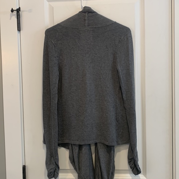 Guess sweater/wrap - NWT - Picture 13 of 13